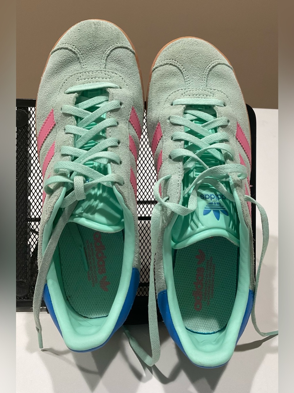 🍏 Adidas Gazelle Mint Green Pink Stripe Fashion Sneakers Women's Size 5.5